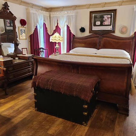 Red Bluff Cottage Bed & Breakfast Montgomery Exterior photo